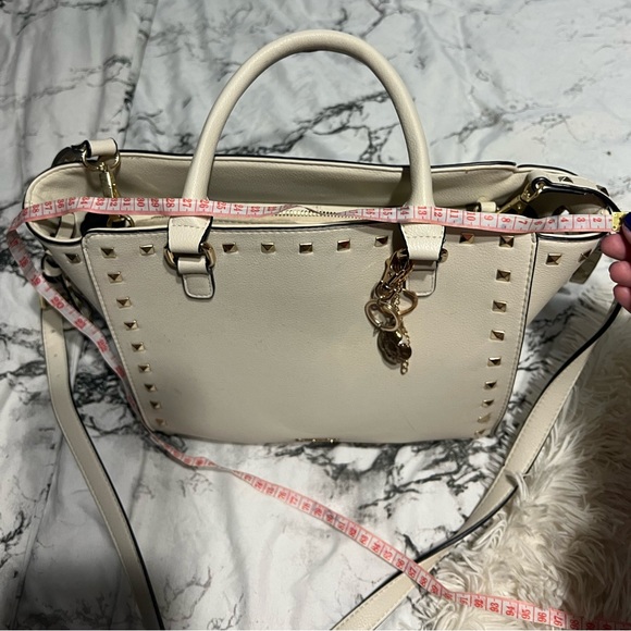 Off white GUESS studded purse - Picture 3 of 4
